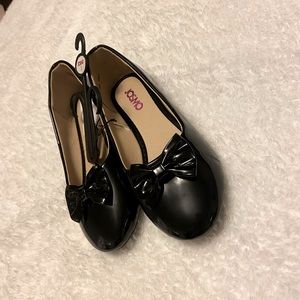 NWT Josmo brand patent leather flats size 2.